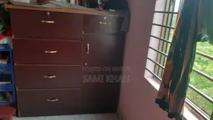 ওয়ারড্রব বিক্রি হবে