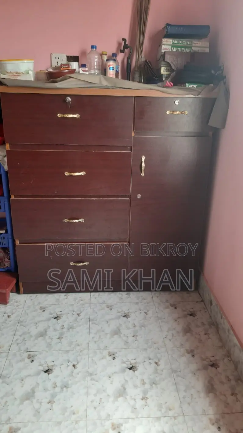 ওয়ারড্রব বিক্রি হবে