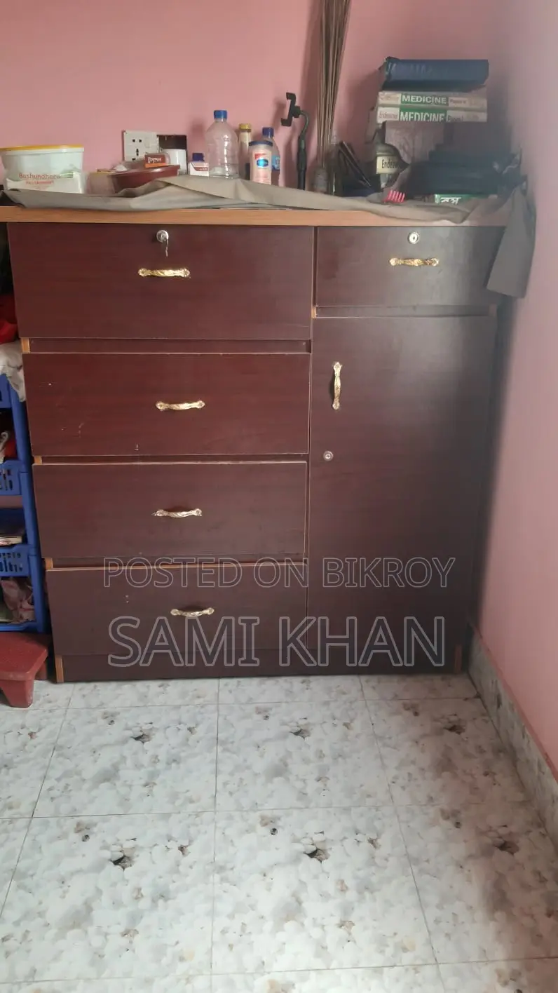 ওয়ারড্রব বিক্রি হবে