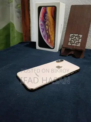 Apple iPhone XS . (Used)