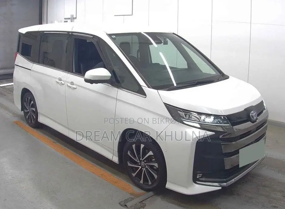 Toyota Noah S-Z Hybrid All Options 2022