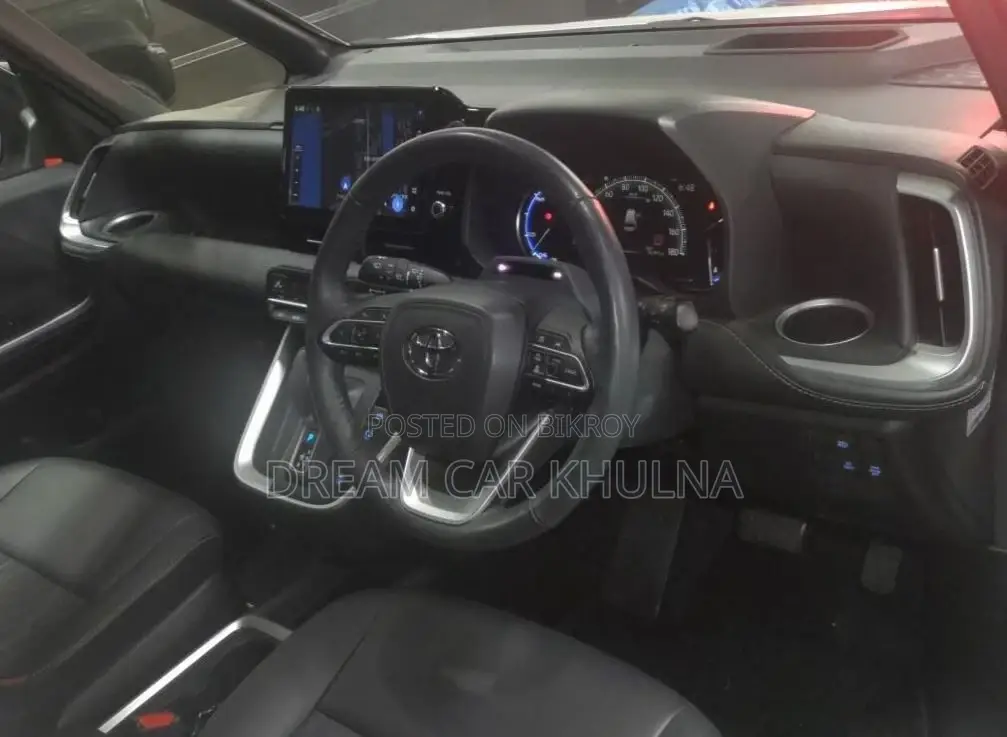 Toyota Noah S-Z Hybrid All Options 2022