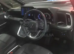 Toyota Noah S-Z Hybrid All Options 2022