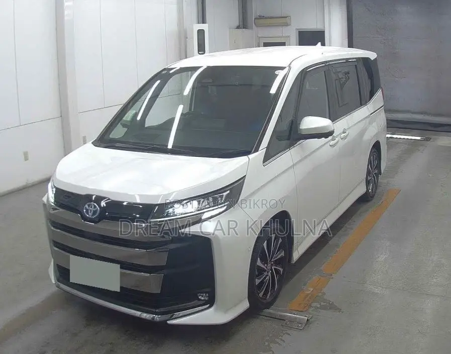 Toyota Noah S-Z Hybrid All Options 2022