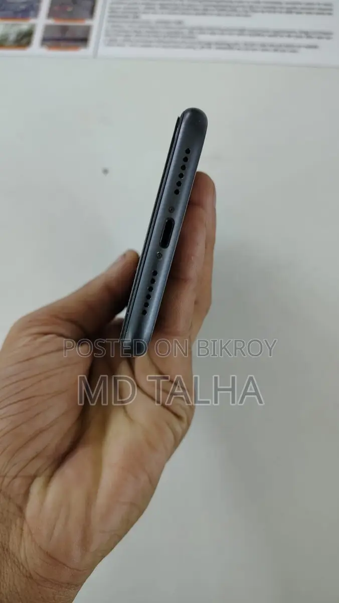 Apple iPhone 11 (Used)