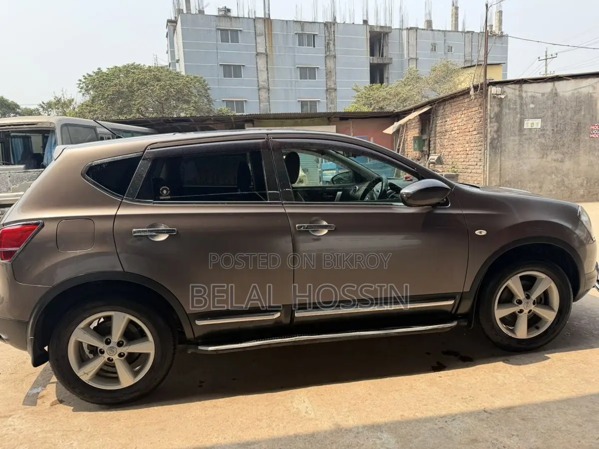 Nissan Dualis SUV 2011