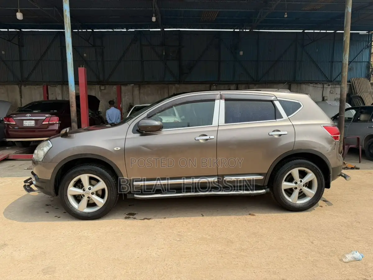 Nissan Dualis SUV 2011