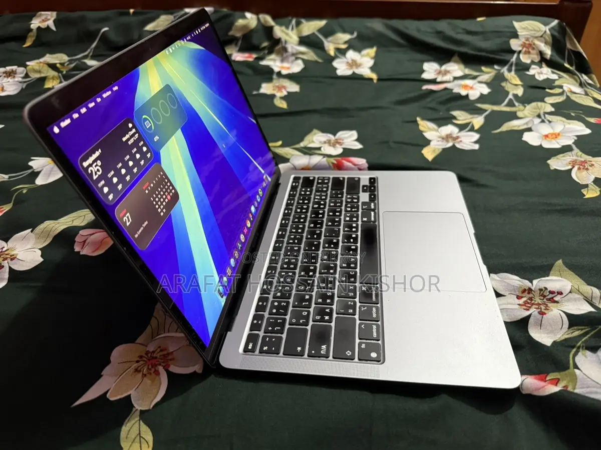 MacBook Air M1 2020 (8GB/256GB) – Excellent Condition