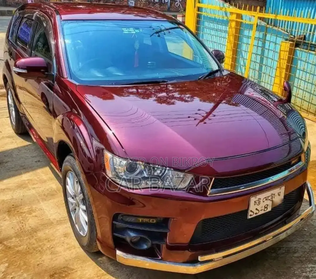 মিতসুবিশি আউটল্যান্ডার রোডস্ট ৭ সিটার ২.০ লিটার ২০১১