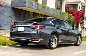 Lexus ES 300h 2021