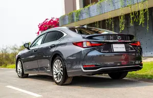 Lexus ES 300h 2021