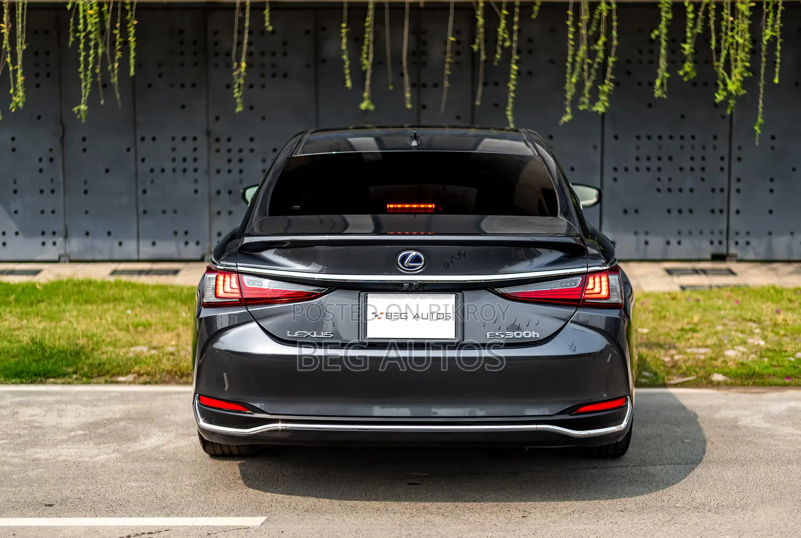 Lexus ES 300h 2021