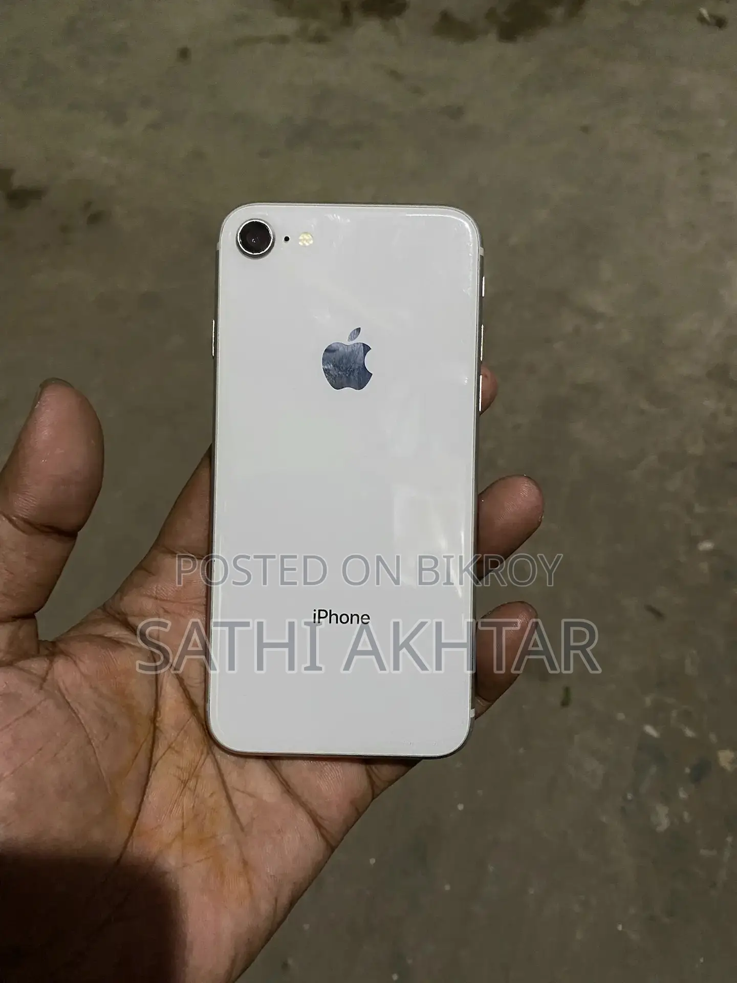 Apple iPhone 8 (Used)