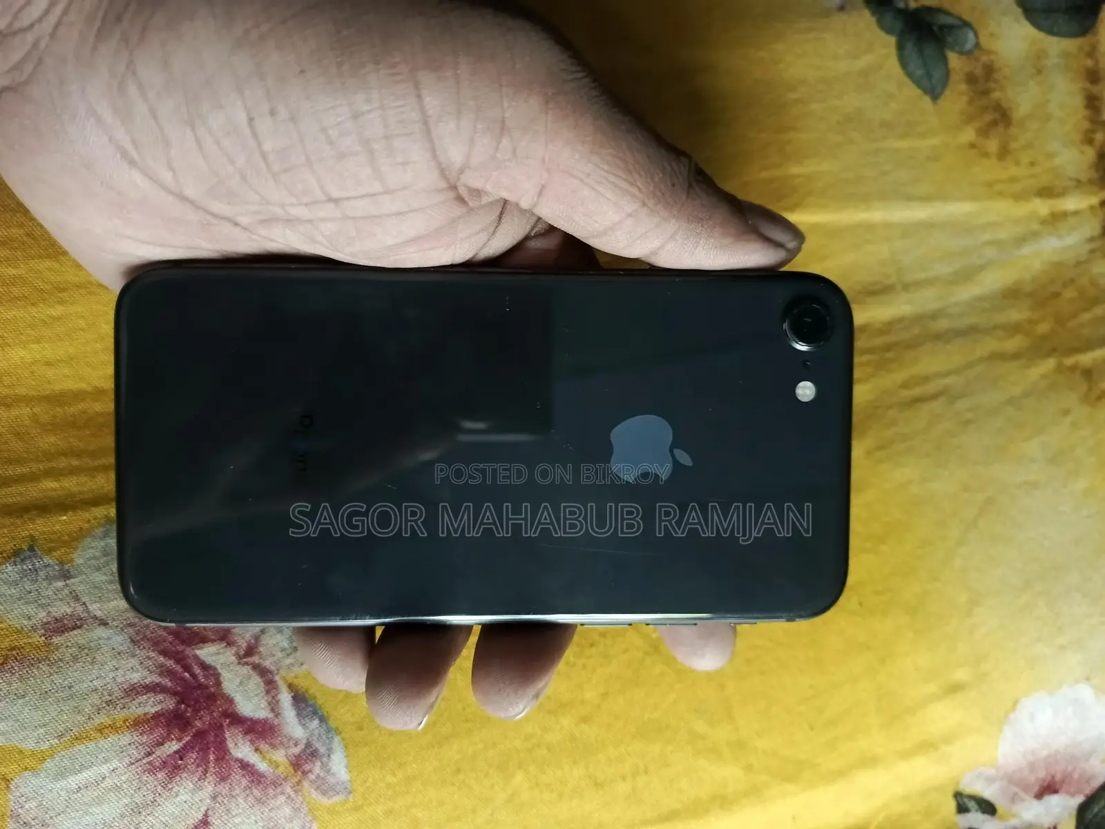 Apple iPhone 8 . (Used)
