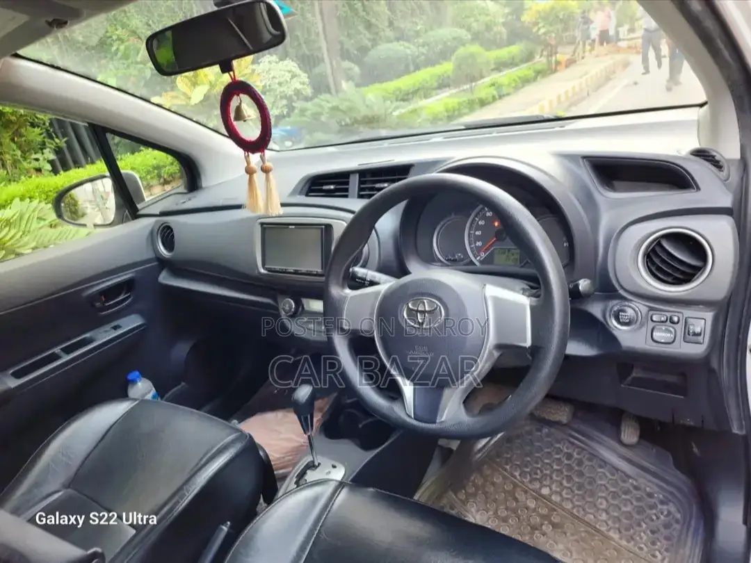 Toyota Vitz G PUSH SMART STOP 2012