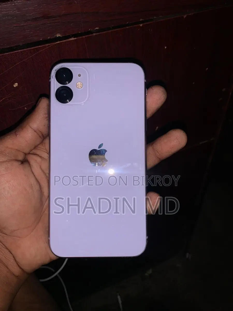 Apple iPhone 11 . (Used)