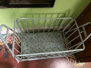 বাচ্চাদের দোলনা