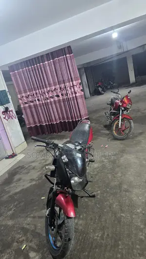 Bajaj Pulsar সুপার ফ্রেশ 2018