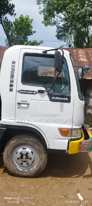 Hino Dump Truck Ranger 2000