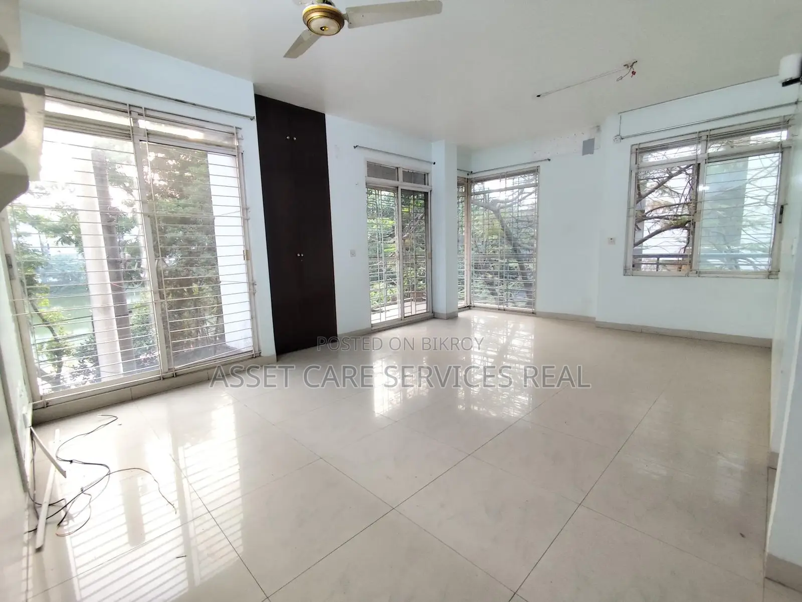 Lake View 3-Bedroom Unfurnished Apartment for Rent in Baridhara Diplomatic Zone