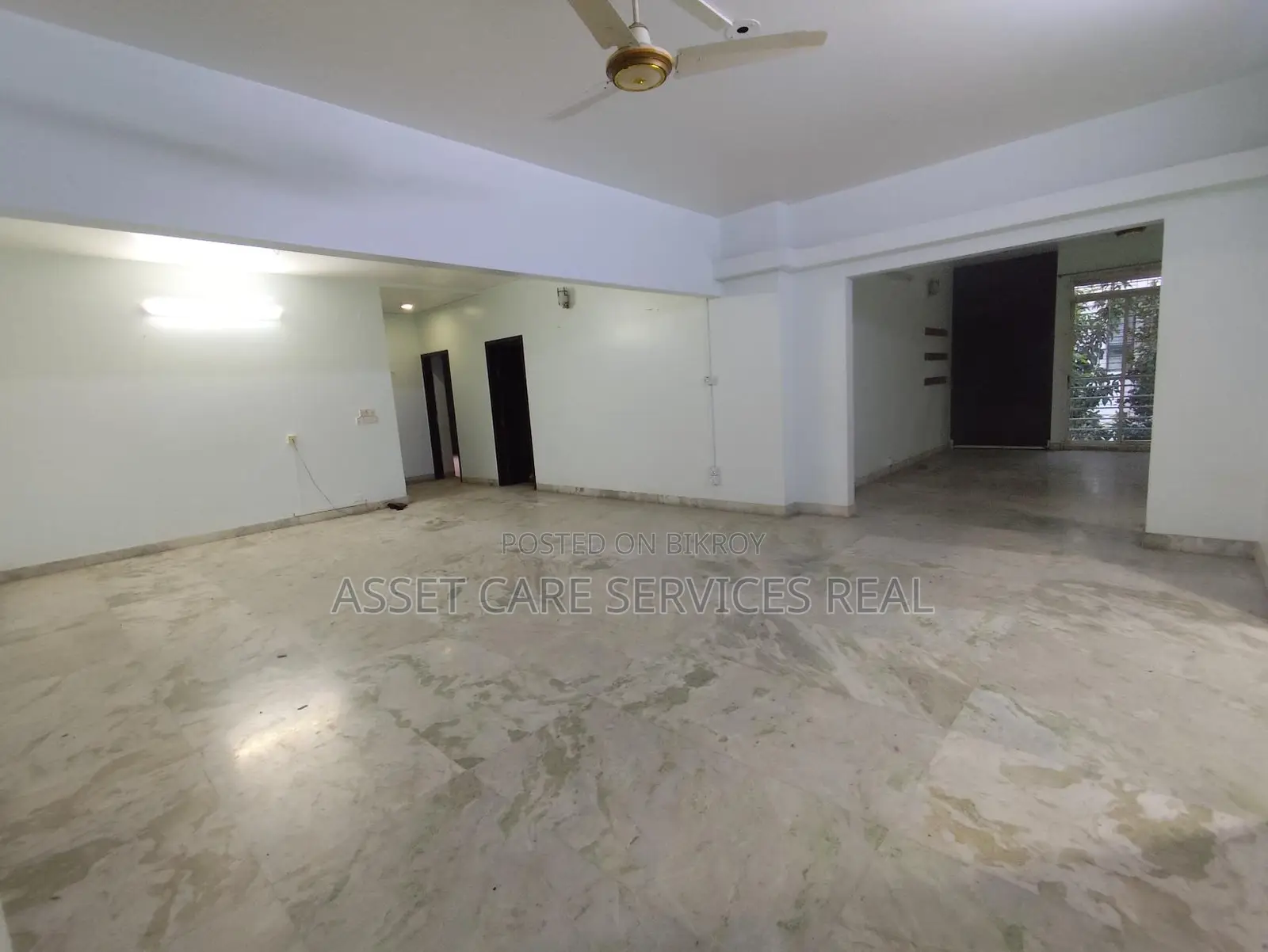 Lake View 3-Bedroom Unfurnished Apartment for Rent in Baridhara Diplomatic Zone