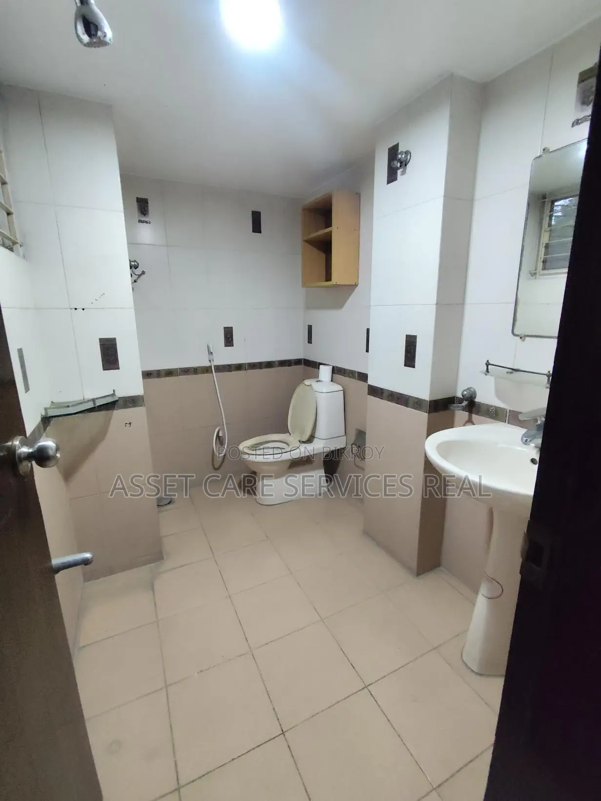 Lake View 3-Bedroom Unfurnished Apartment for Rent in Baridhara Diplomatic Zone