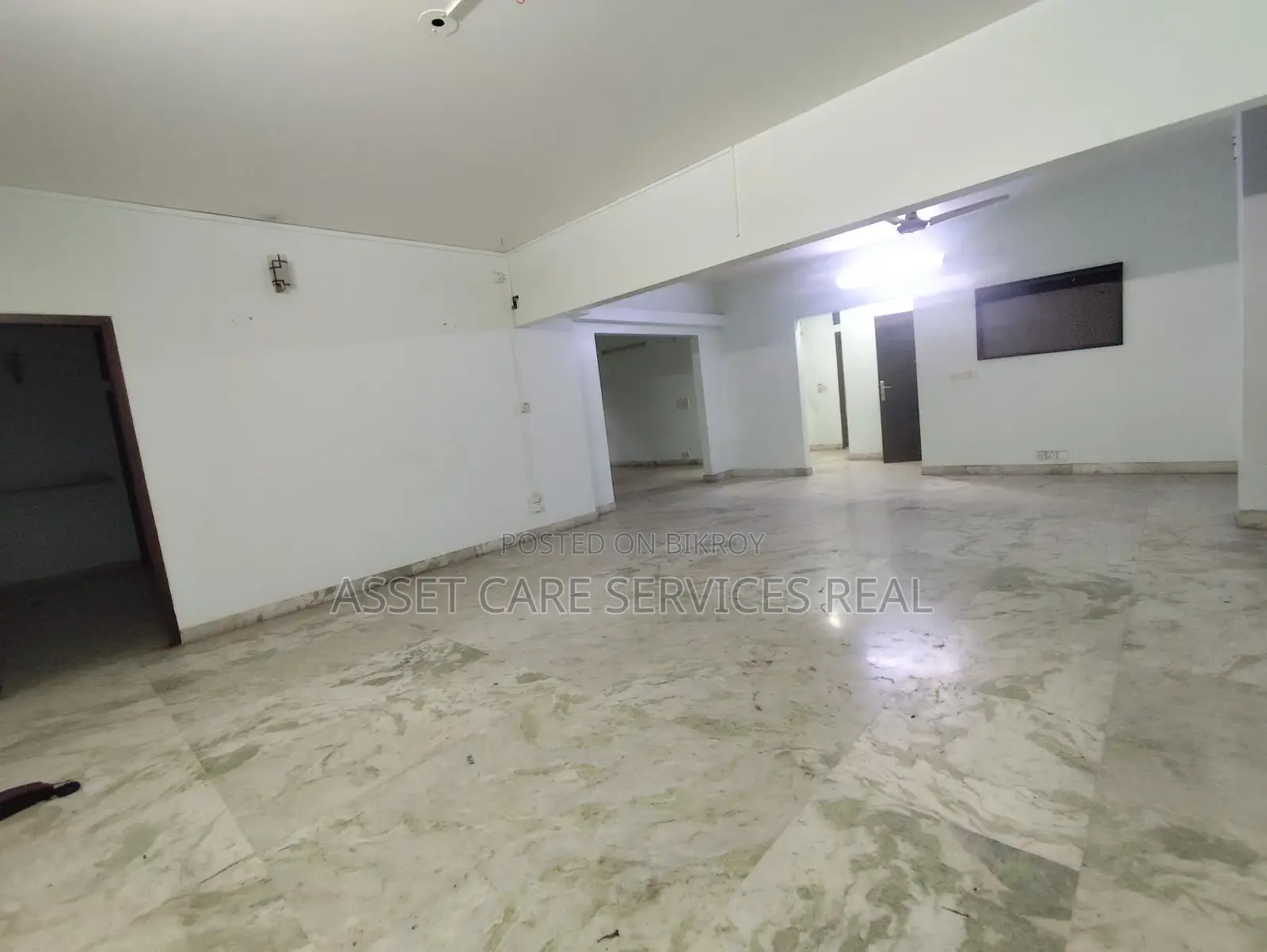 Lake View 3-Bedroom Unfurnished Apartment for Rent in Baridhara Diplomatic Zone