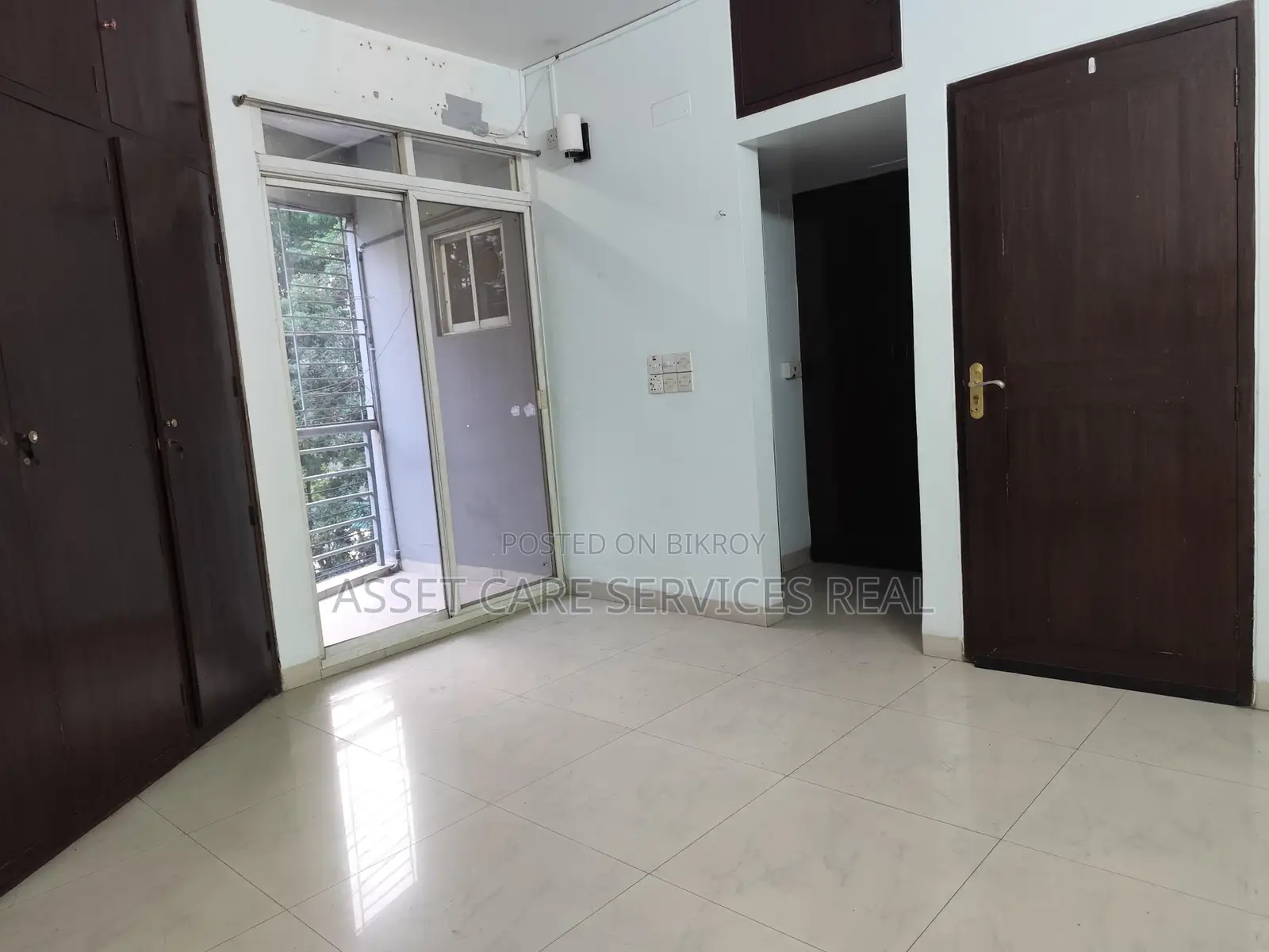 Lake View 3-Bedroom Unfurnished Apartment for Rent in Baridhara Diplomatic Zone