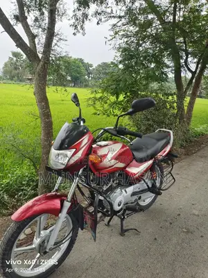 Bajaj CT 100 . 2019