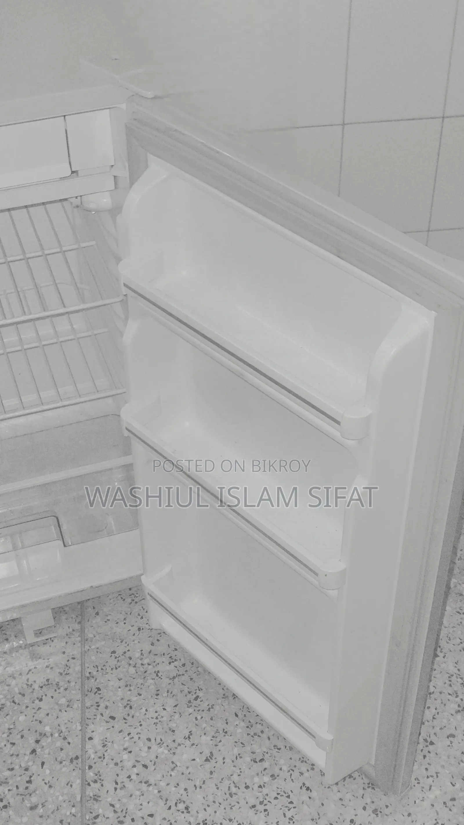 Super Ariston fridge 125 litter