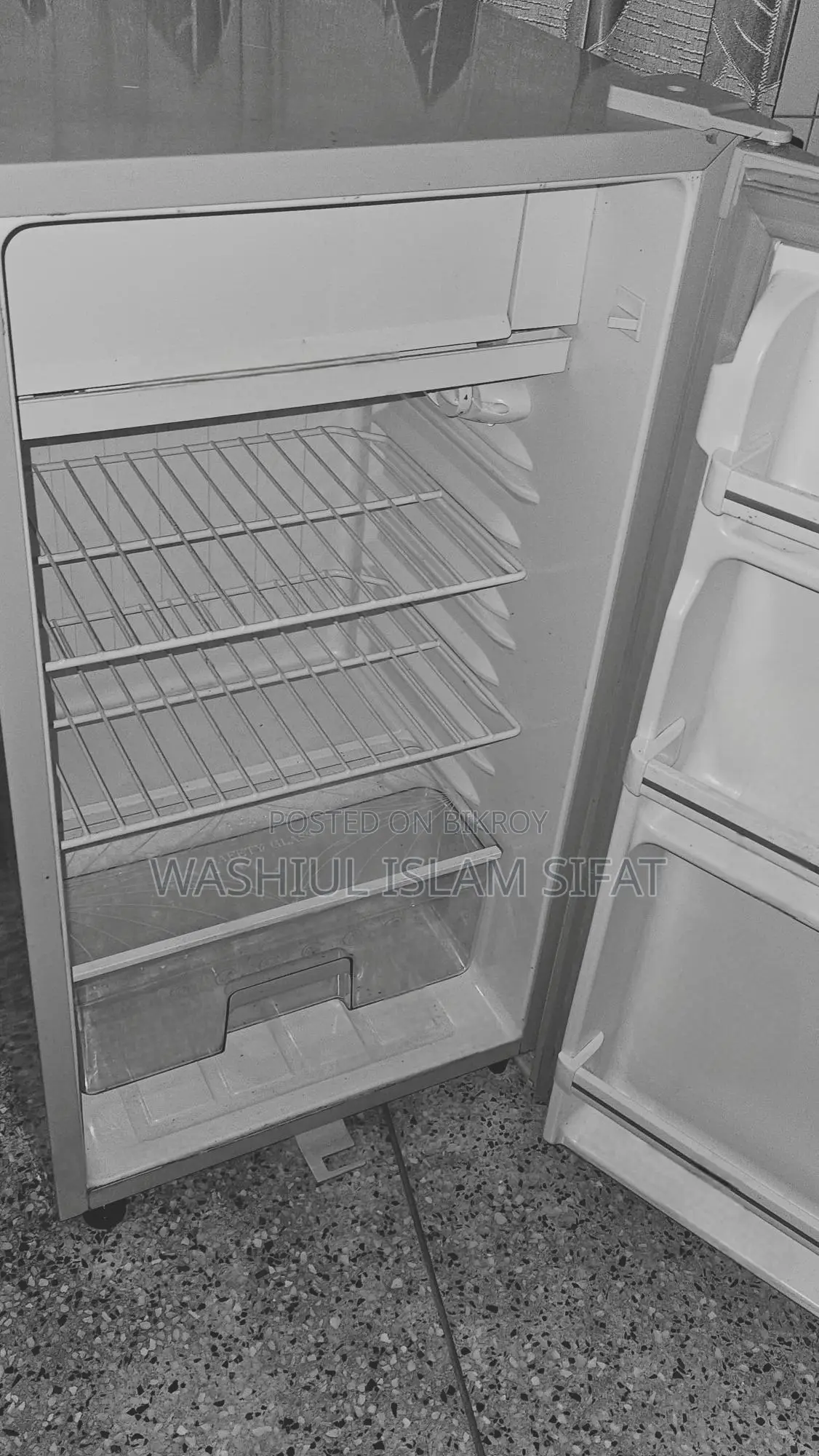 Super Ariston fridge 125 litter