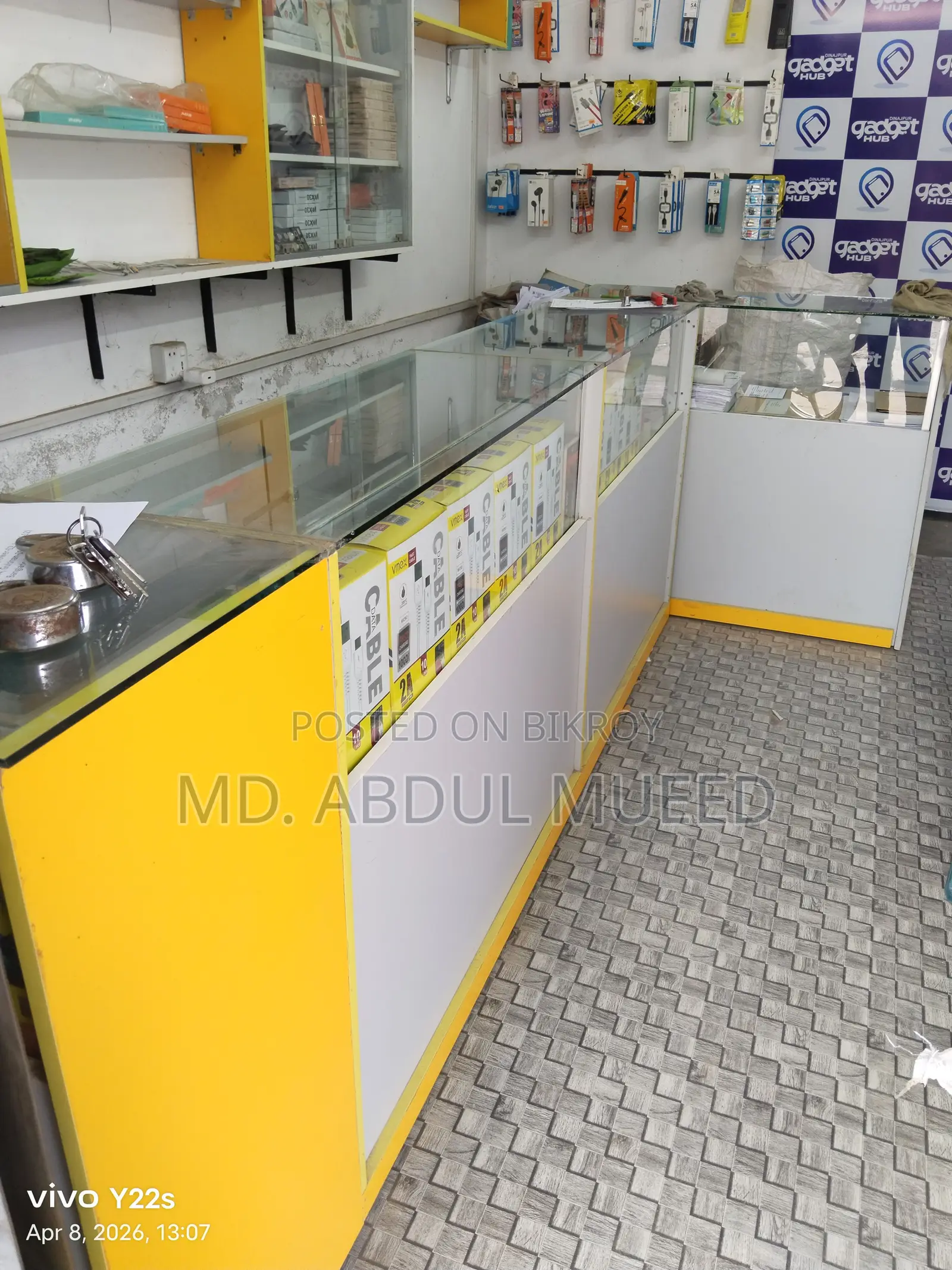 Mobile and Accessory Counter Rack