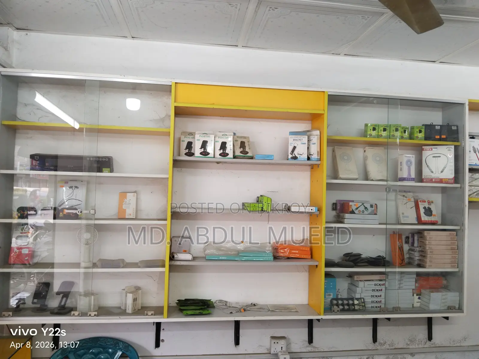 Mobile and Accessory Counter Rack