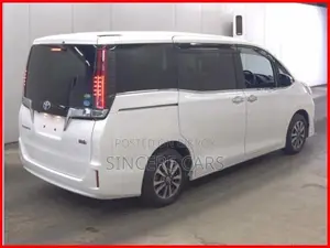 Toyota Esquire GI PACKAGE HYB 2021