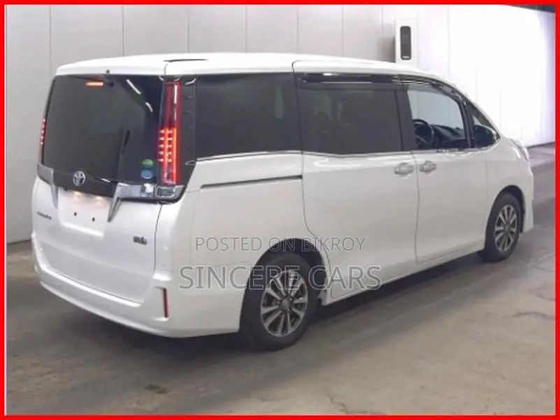 Toyota Esquire GI PACKAGE HYB 2021