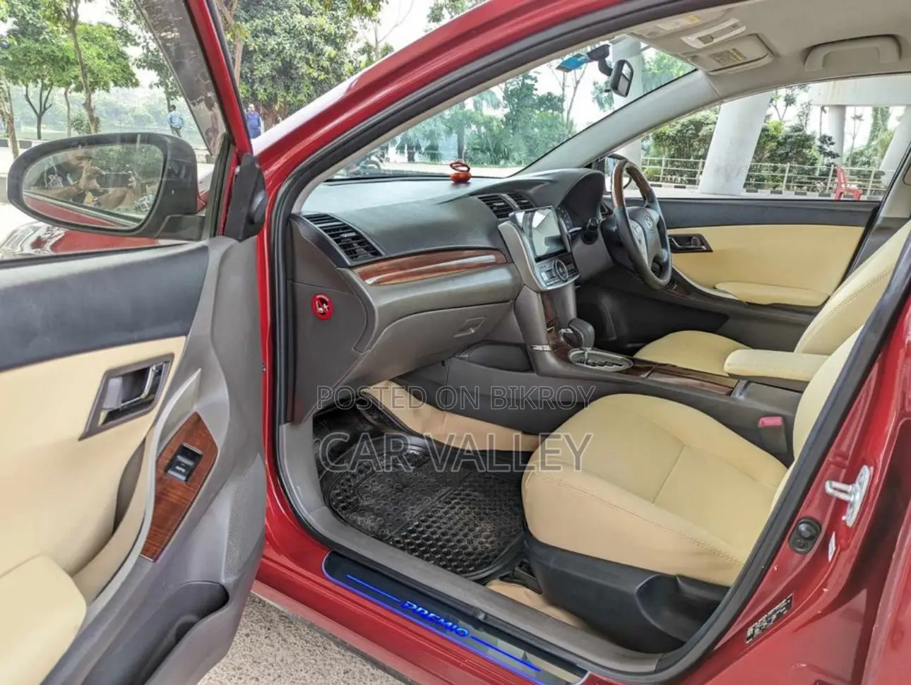 Toyota Premio F 2013