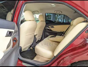 Toyota Premio F 2013