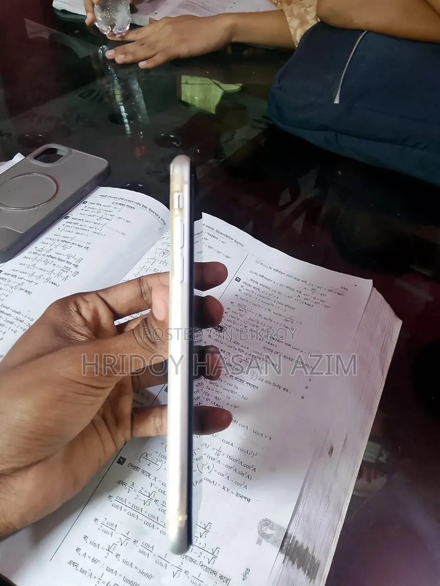 Apple iPhone 11 (Used)