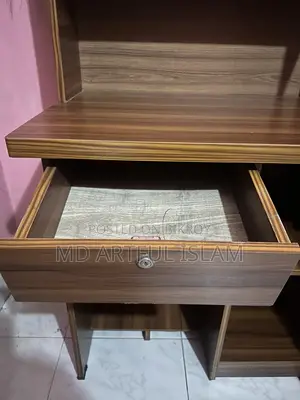 টেবিল বিক্রি হবে