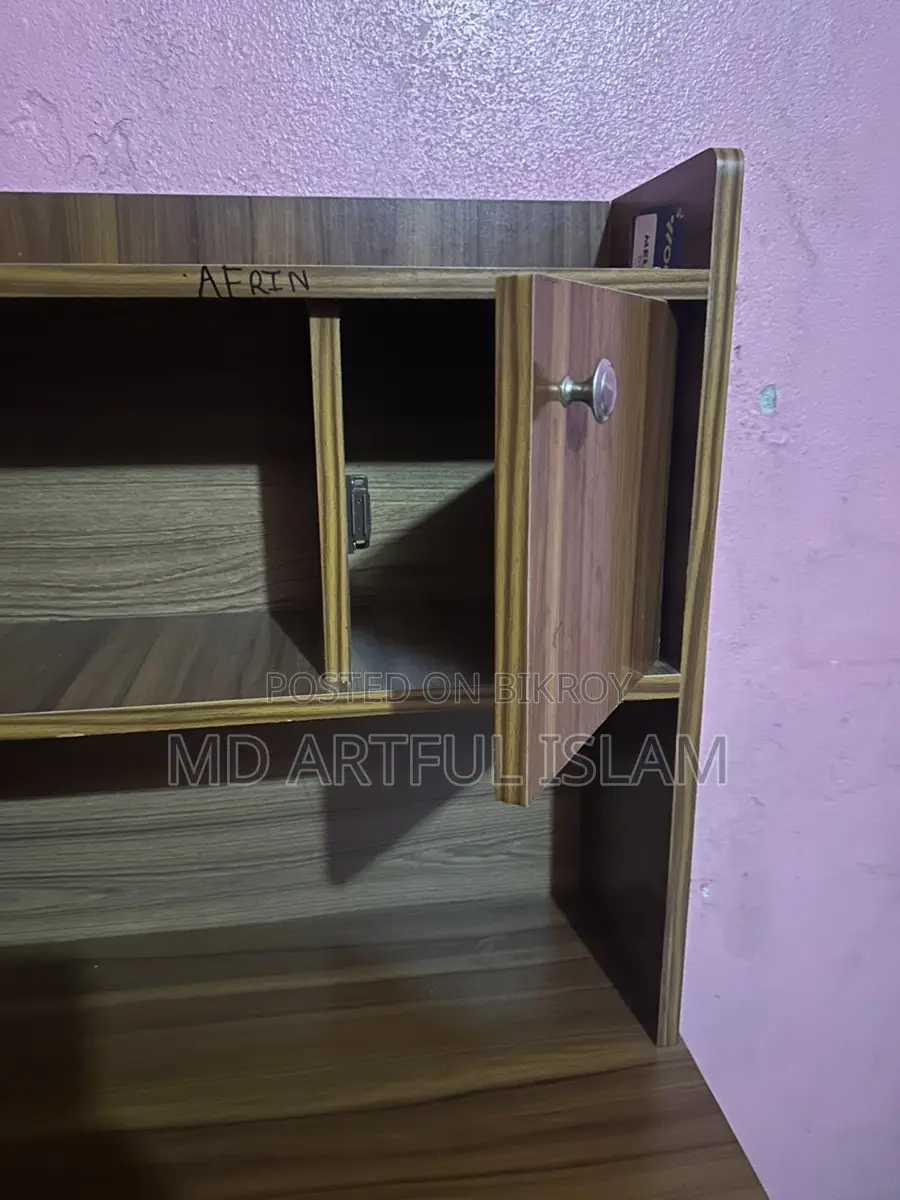 টেবিল বিক্রি হবে
