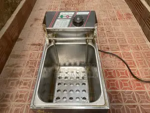 Deep fryer used for less than 1 month. Selling because I need money.