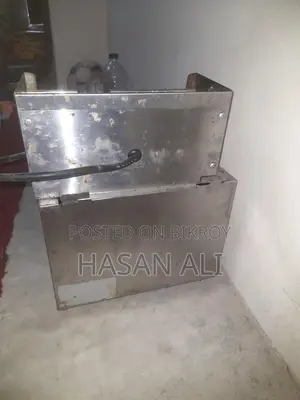 Deep fryer used for less than 1 month. Selling because I need money.