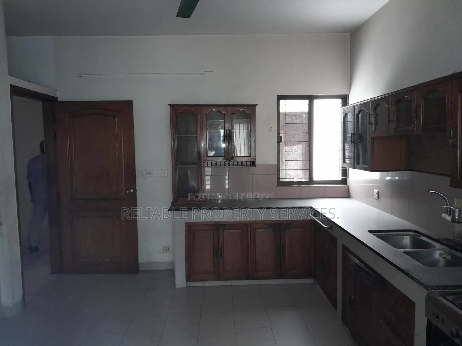 2100 sft 3 Bed Apartment for Sale
