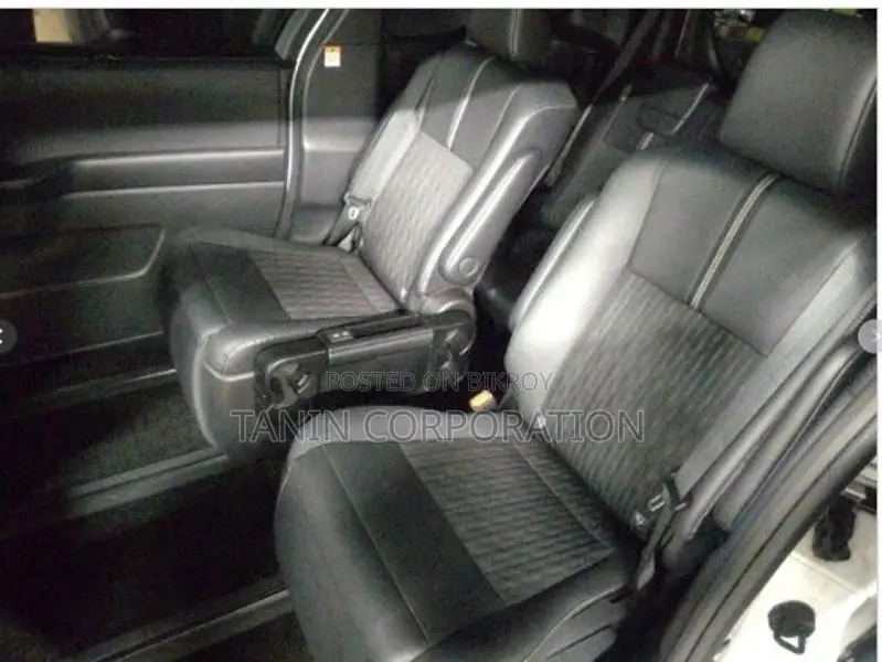 Toyota Noah Hybrid S-Z 4.5 2022