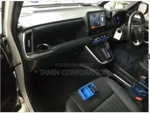 Toyota Noah Hybrid S-Z 4.5 2022