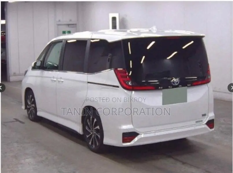 Toyota Noah Hybrid S-Z 4.5 2022