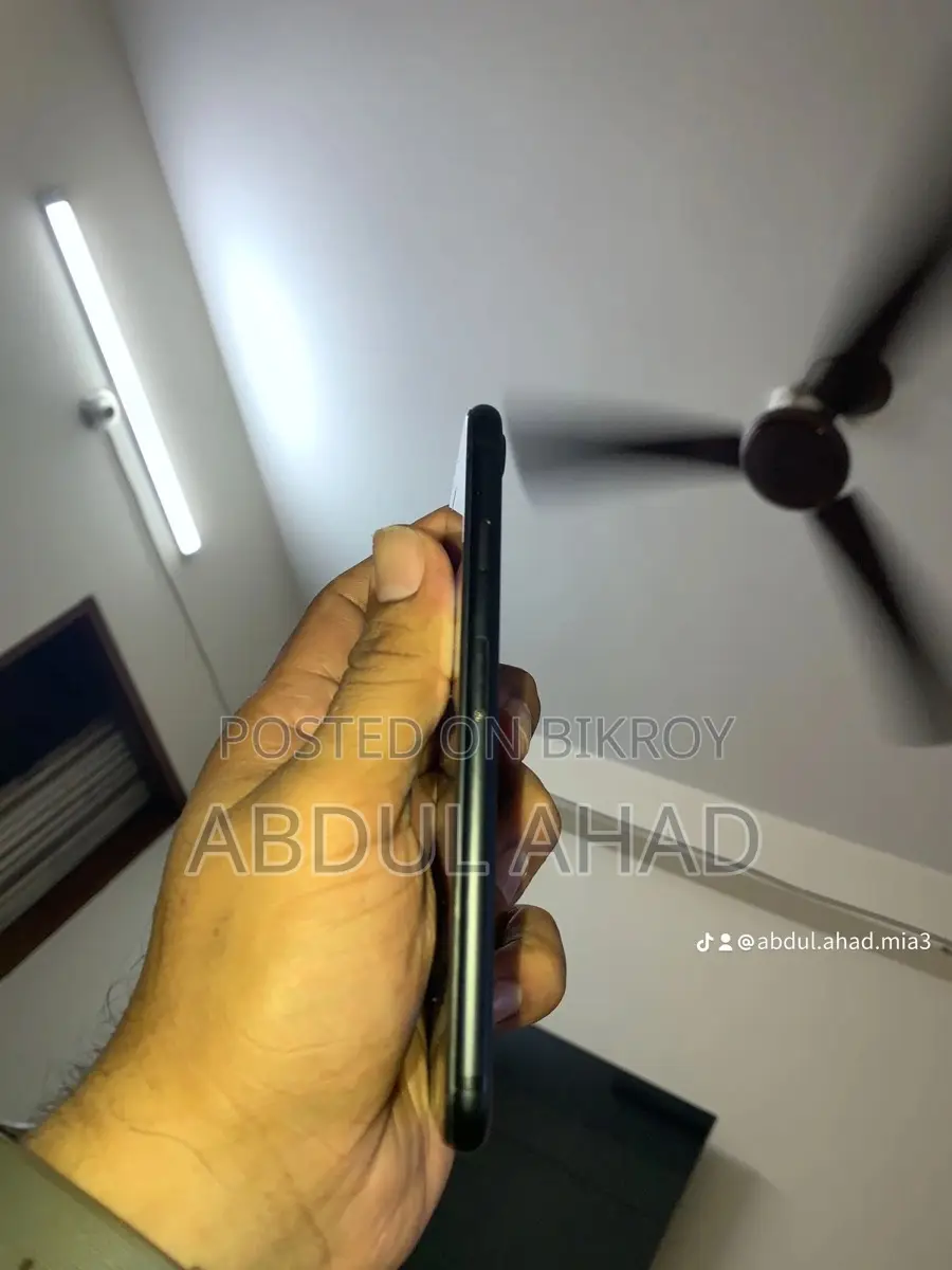Apple iPhone 7 . (Used)