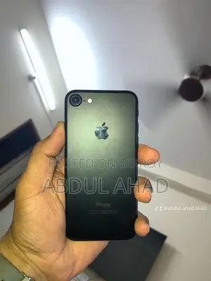 Apple iPhone 7 . (Used)