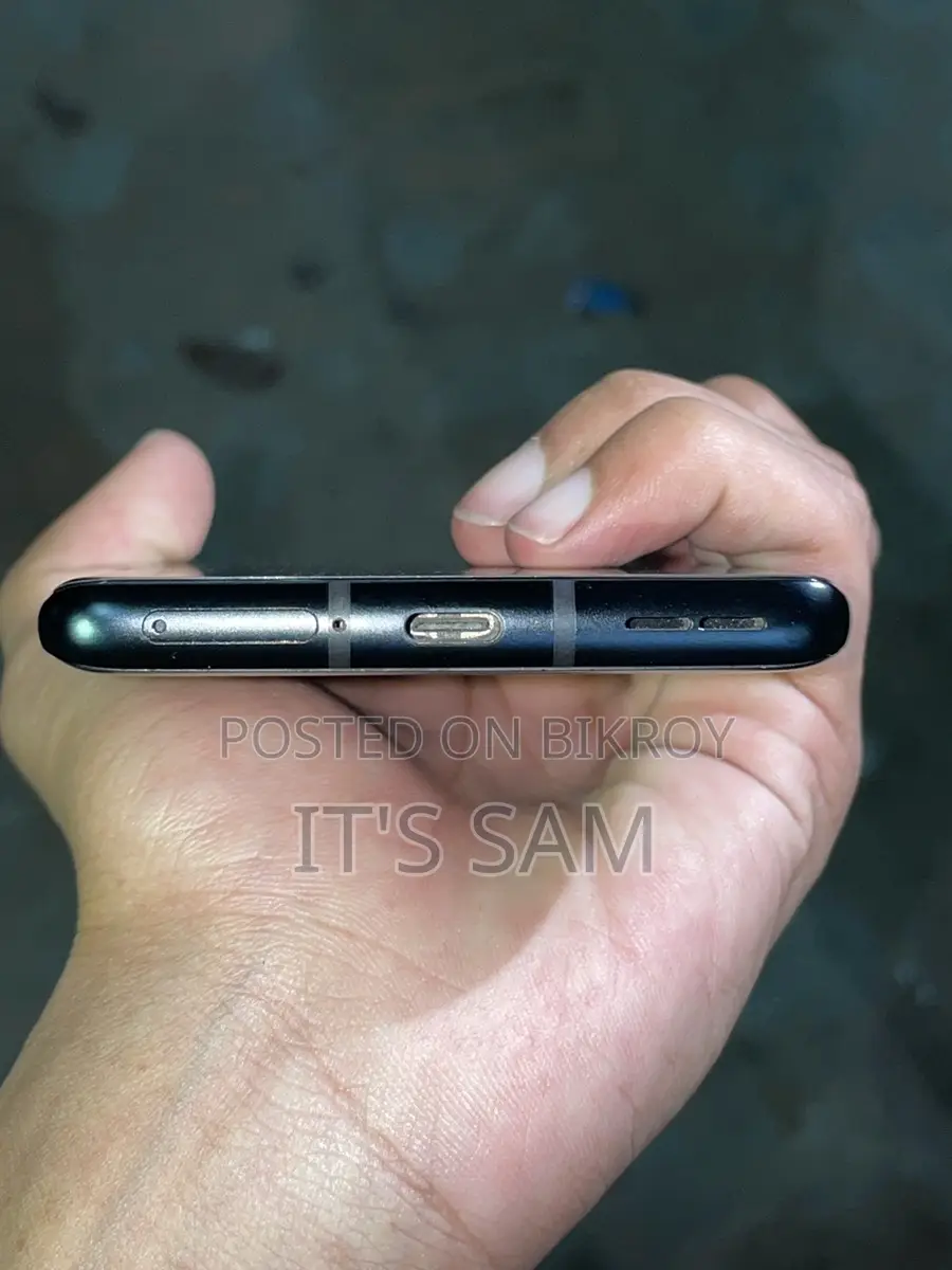 OnePlus 8 Pro (Used)