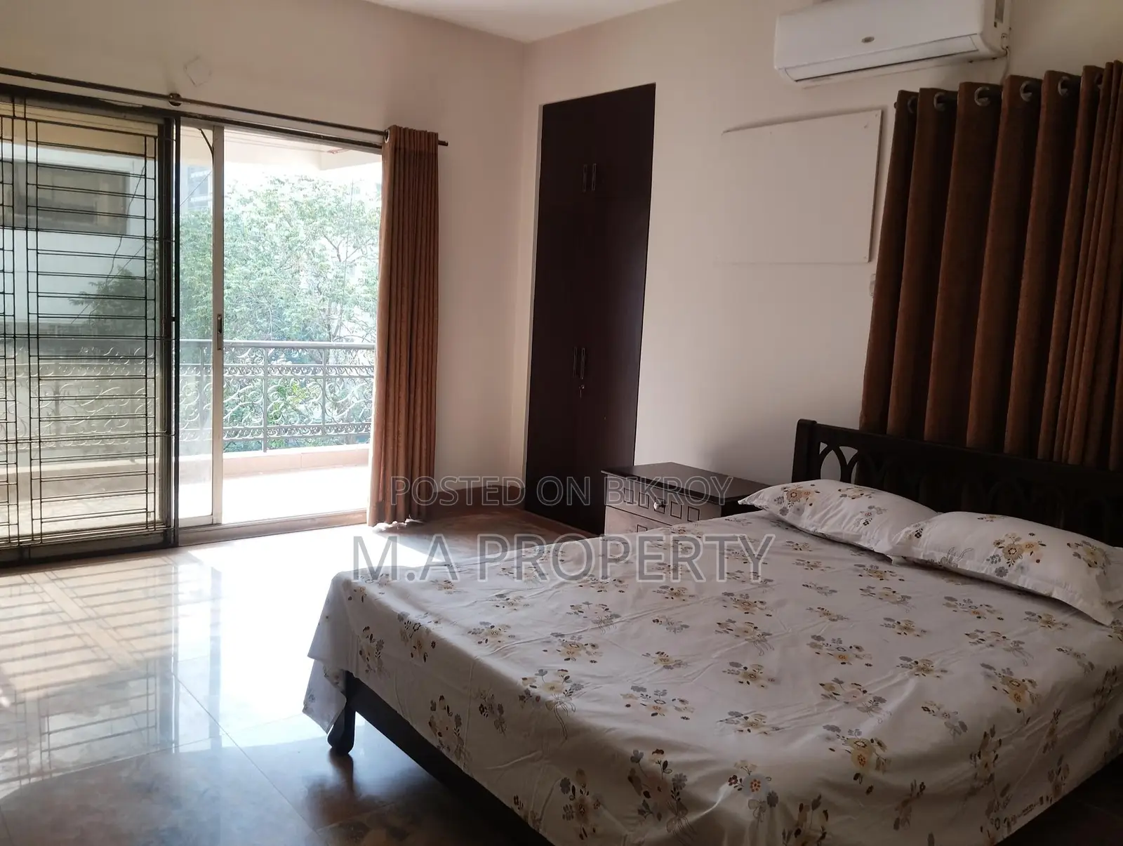 EXCLUSIVE 4 BED FURNISHED FLAT RENT IN GULSHAN 2